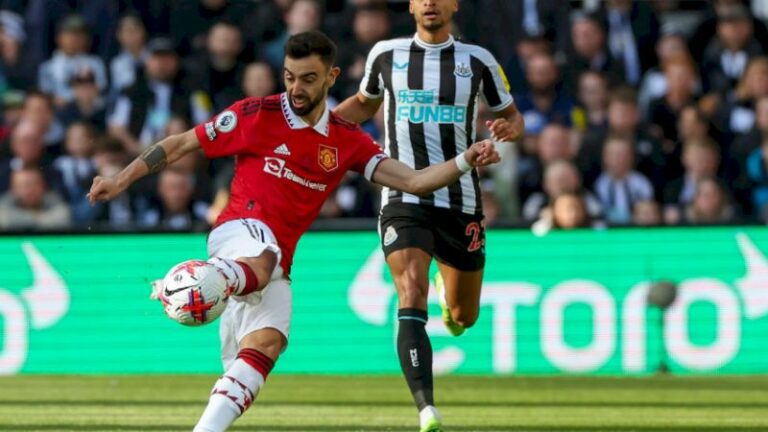 ky-thuat-da-bong-tren-khong-trung