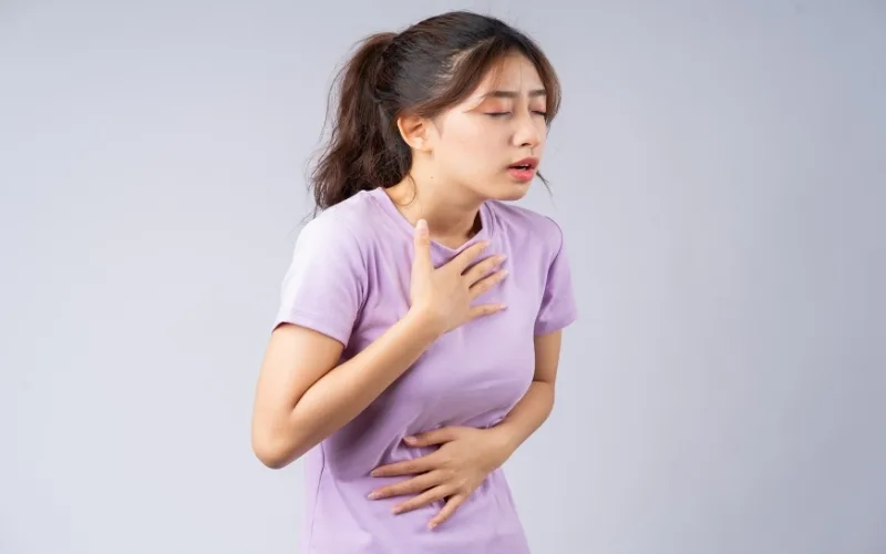 dau hieu trao nguoc da day va 6 bieu hien thuong gap